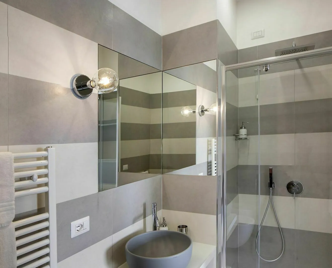 الشقق الفندقية نابوليفي  Relais Castel Nuovo 3*, نابولي إيطاليا